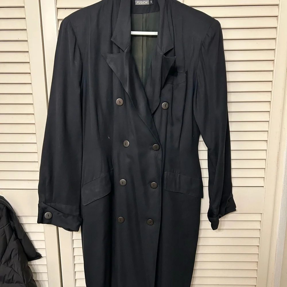 Elegant Black Double-Breasted  trench style Coat - Picture 2 of 4